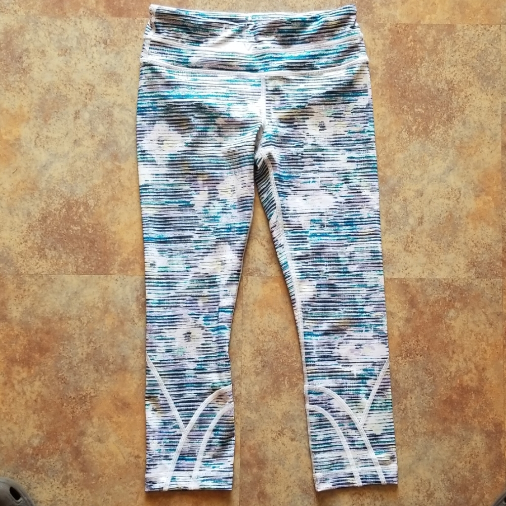 Lululemon Inspire Crop